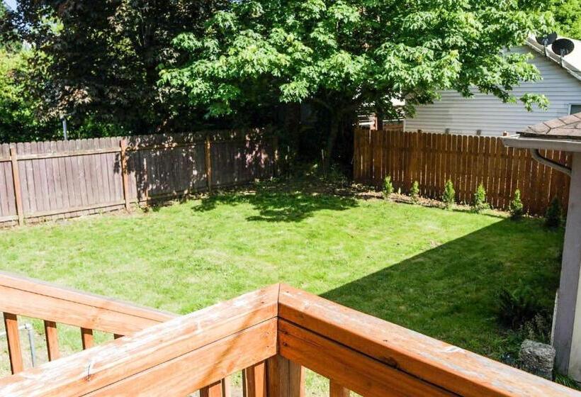 Downtown Vintage Modern Home Pnw Wineries