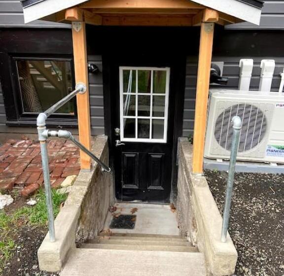 Downtown Vintage Modern Home Pnw Wineries