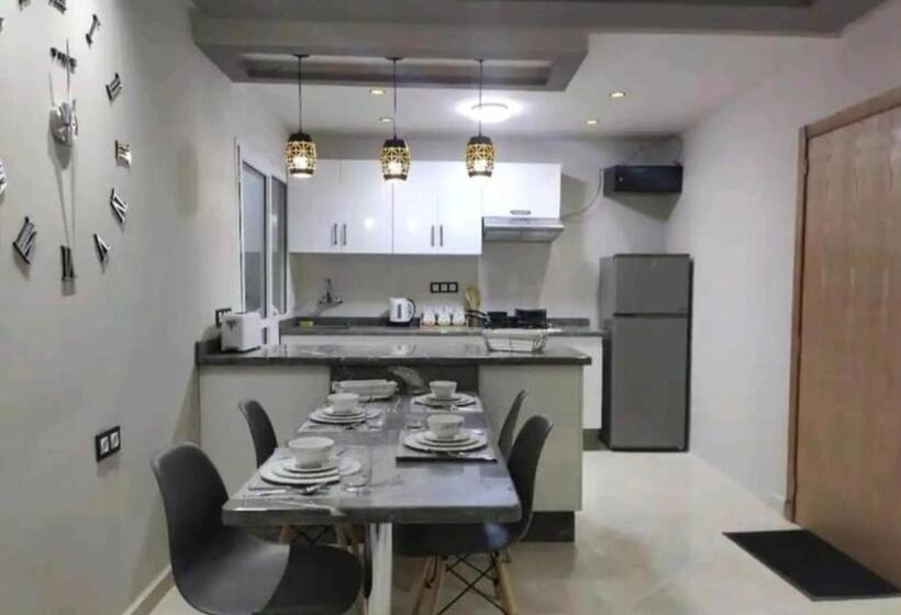 Elegant Apartment With Air Conditioner For A Great Stay