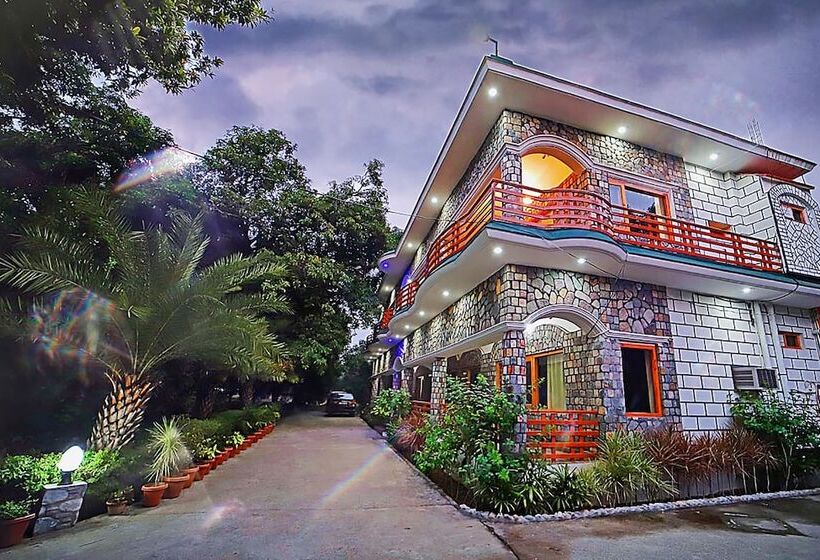 Fabhotel Corbett Green View Garden And Stay