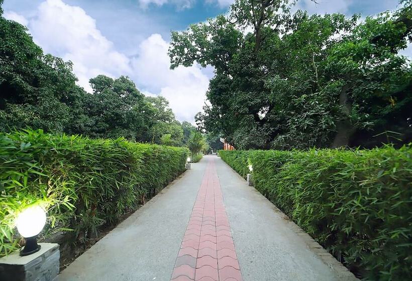 Fabhotel Corbett Green View Garden And Stay