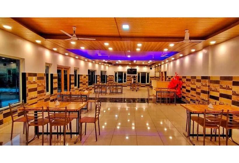 Fabhotel Corbett Green View Garden And Stay