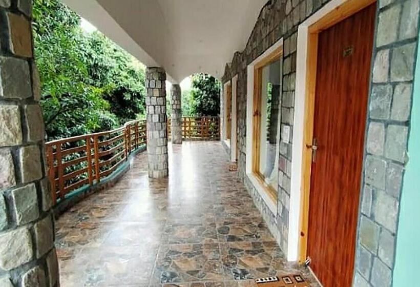 Fabhotel Corbett Green View Garden And Stay