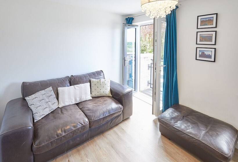 Host Stay Castle View