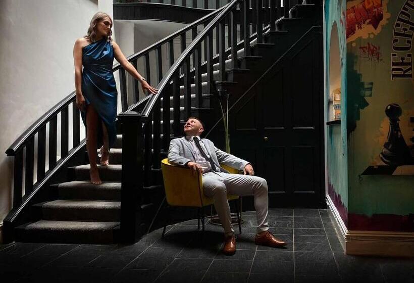 בית מלון כפרי Broomhill Estate Boutique Art