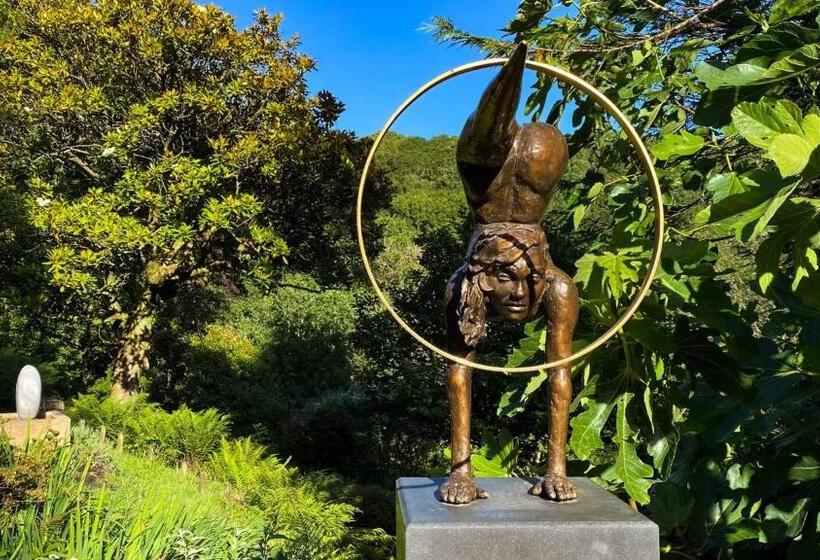 בית מלון כפרי Broomhill Estate Boutique Art