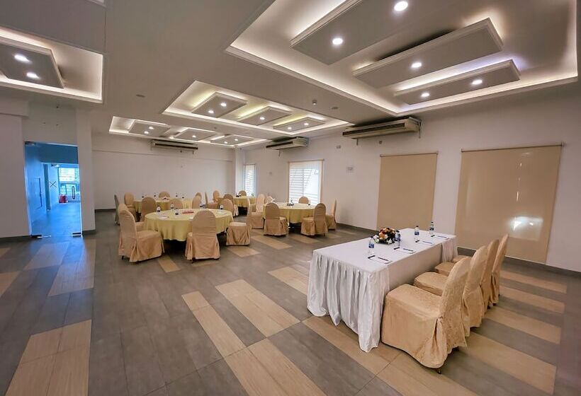 هتل Nascent Gardenia Residence