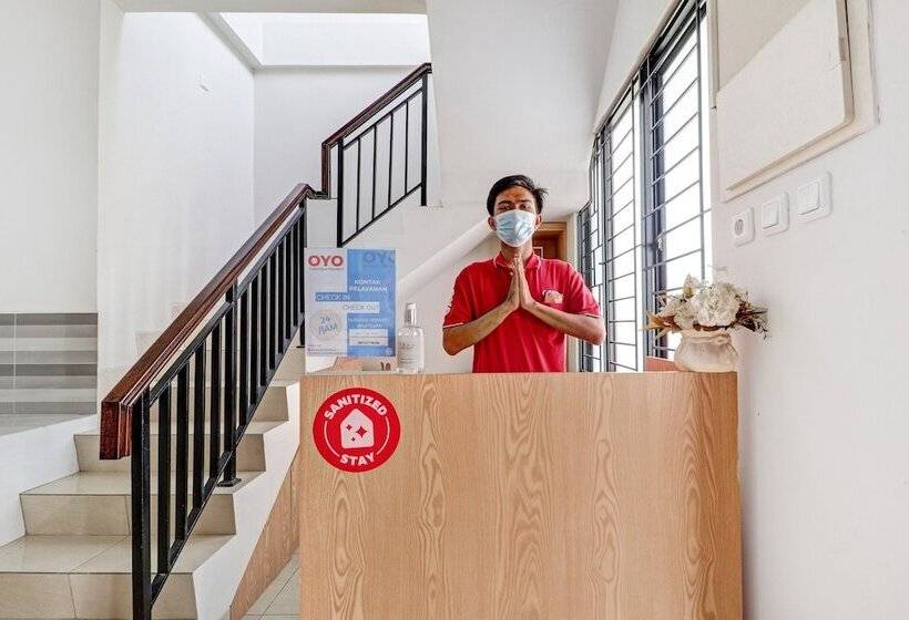 酒店 Oyo 90688 Marta Residence