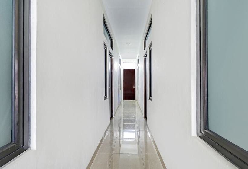 酒店 Oyo 90688 Marta Residence