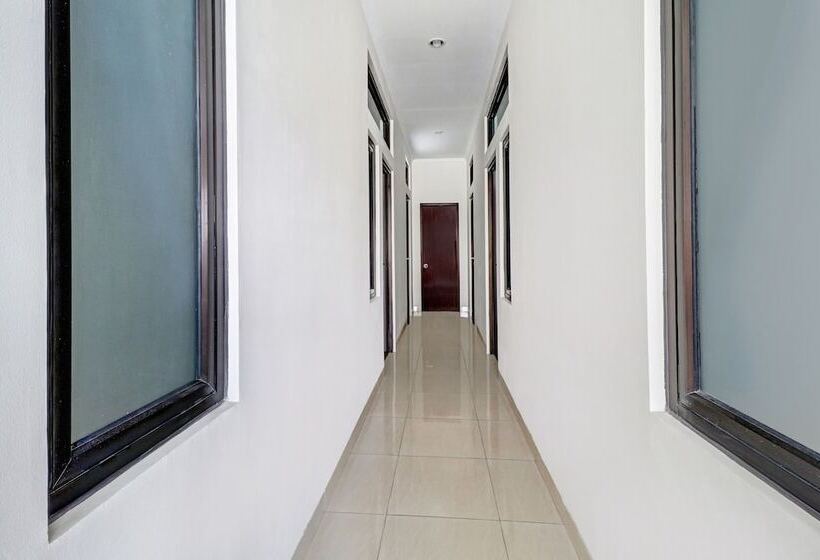 هتل Oyo 90688 Marta Residence