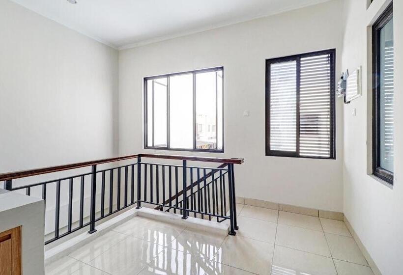 酒店 Oyo 90688 Marta Residence