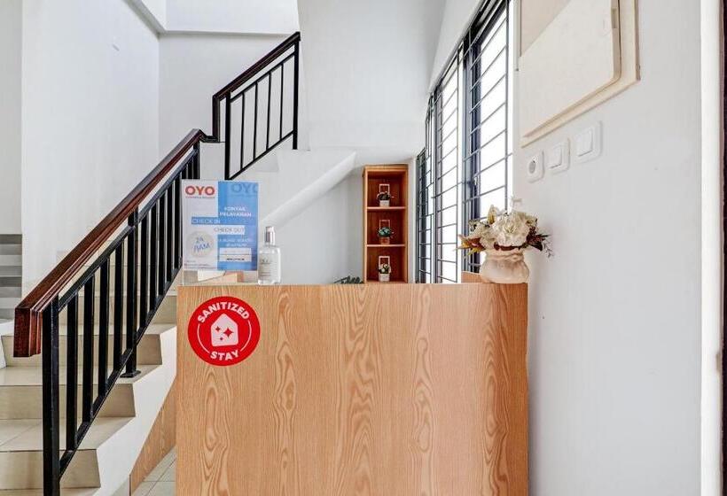 酒店 Oyo 90688 Marta Residence