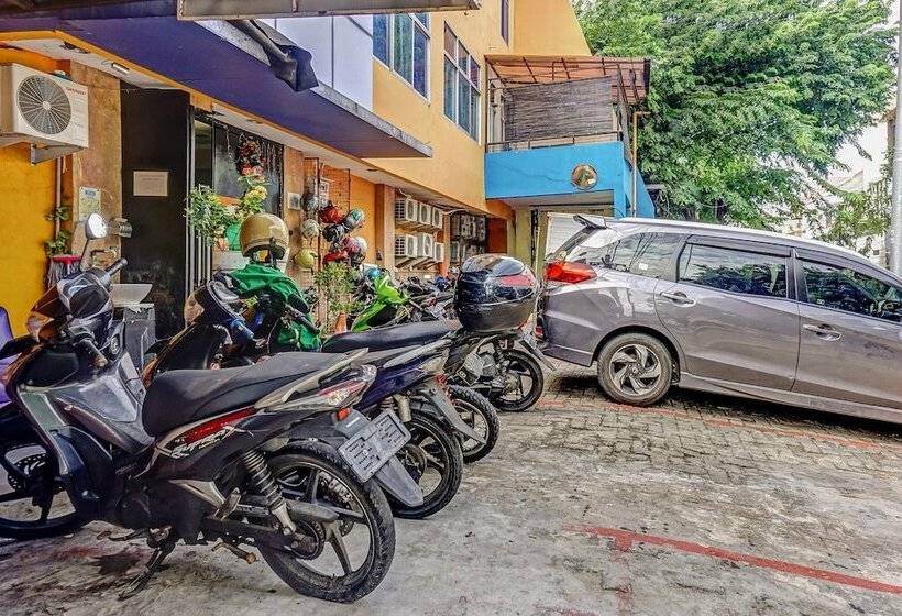 ホテル Oyo 90692 Point Hostel