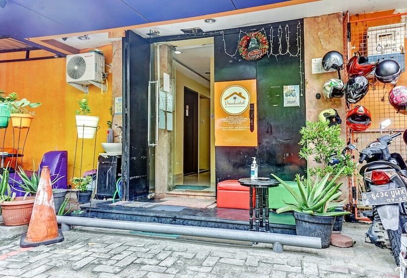 ホテル Oyo 90692 Point Hostel