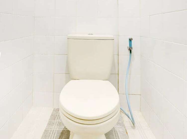 Отель Oyo 90692 Point Hostel