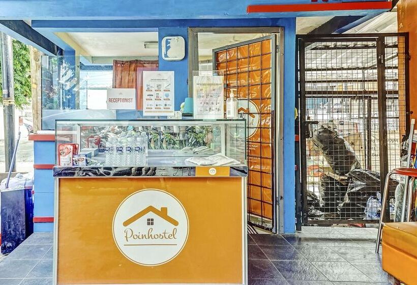 Отель Oyo 90692 Point Hostel