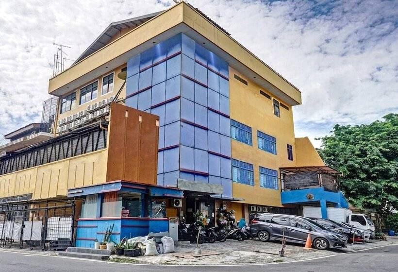 Отель Oyo 90692 Point Hostel