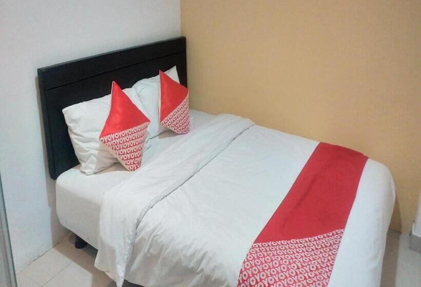 Отель Oyo 90692 Point Hostel