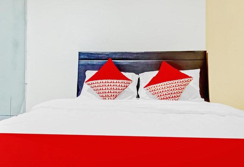 Отель Oyo 90692 Point Hostel