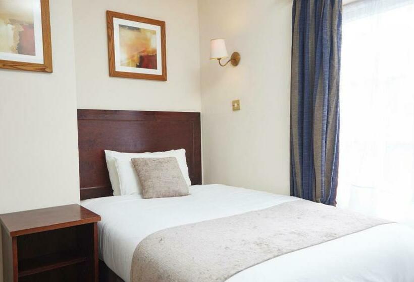 The Bell Hotel Woburn By Greene King Inns