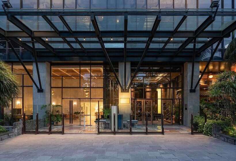 Отель The Orient Jakarta, A Royal Hideaway