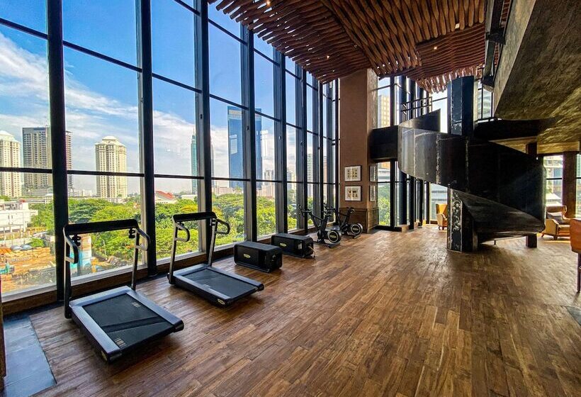 Отель The Orient Jakarta, A Royal Hideaway