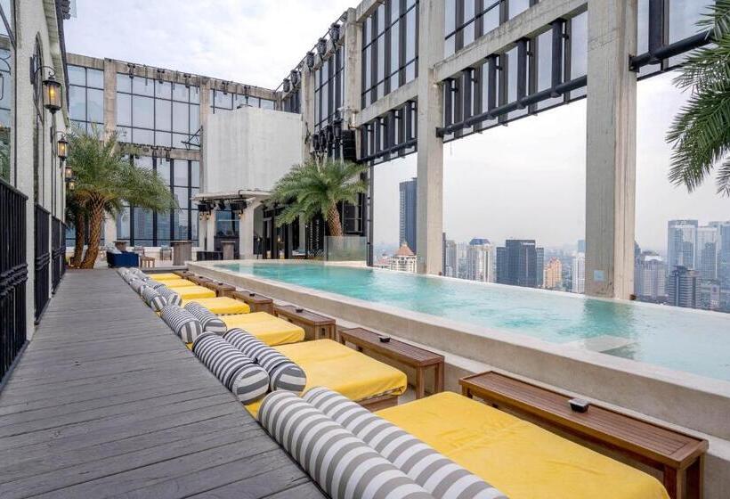 Отель The Orient Jakarta, A Royal Hideaway