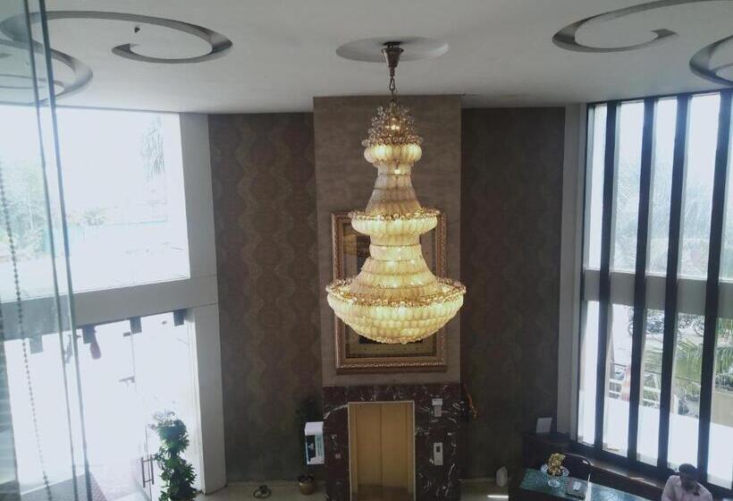 Отель Udayanraje Palace