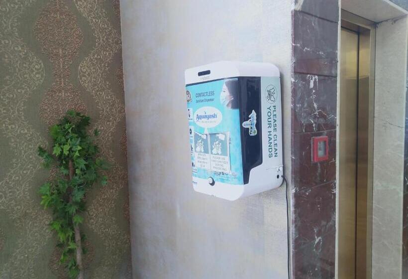 Отель Udayanraje Palace