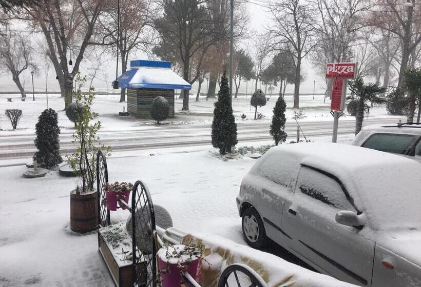 בית מלון כפרי Vila Vadeha