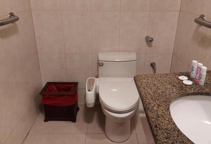 هتل Voyager Manta