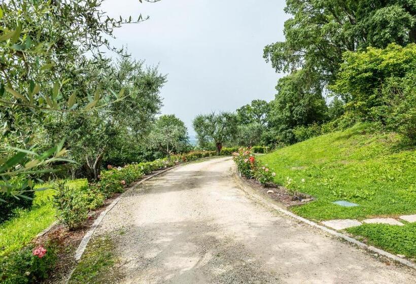 Lobram Castle Apartment Near Lazise