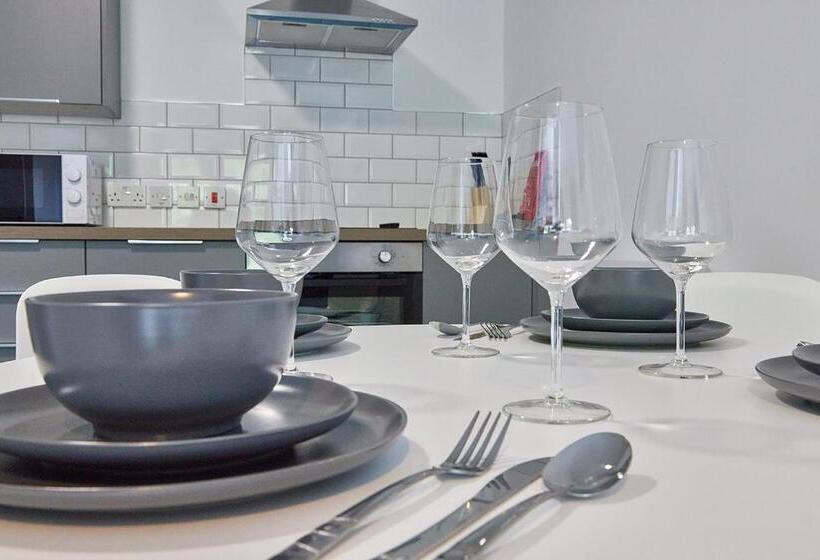 Low Lights   Properties Unique