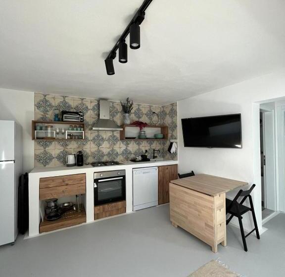 Mel’s Garden House In The Heart Of The City