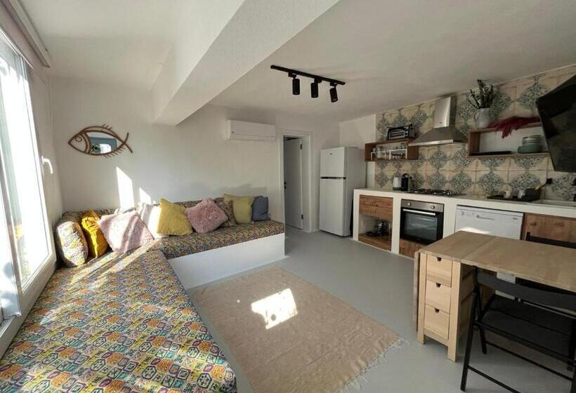 Mel’s Garden House In The Heart Of The City