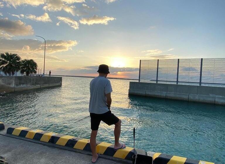 بنسيون ゲストハウス喜舎場