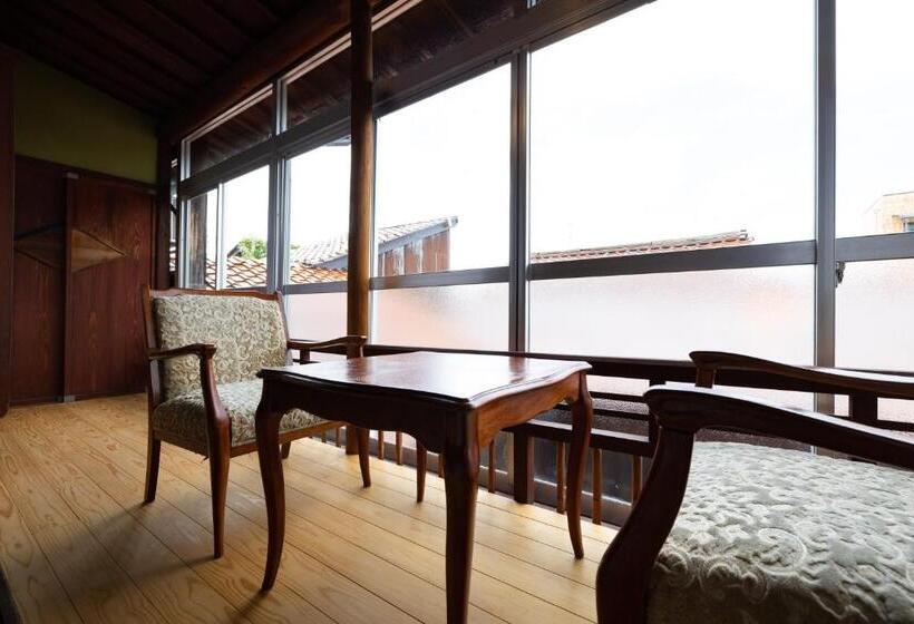 פנסיון 龍助２５