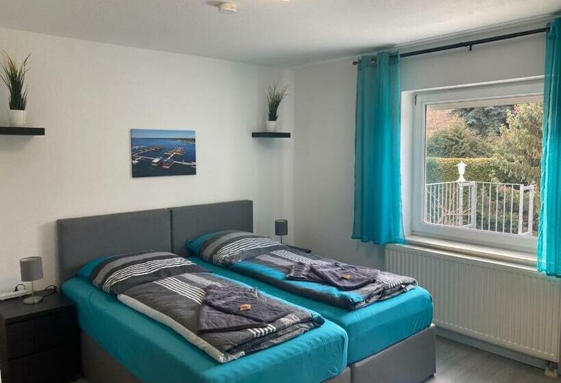 پانسیون Eastside Apartment 5