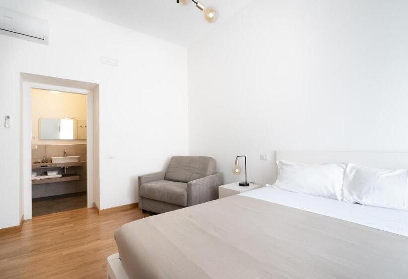 膳宿费 L Isola Che C è