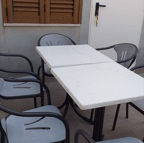 פנסיון Room In Bb   Quadruple Room In Pineto   Sea View