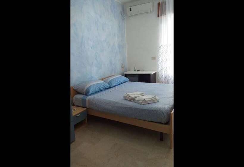 ペンション Room In Bb   Spacious Double Room Beside The Sea