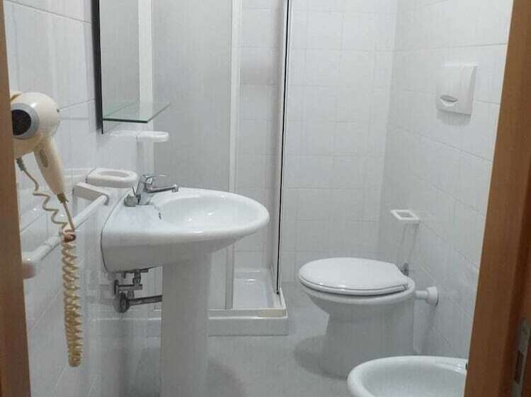 بنسيون Room In Bb   Spacious Double Room Right By The Sea