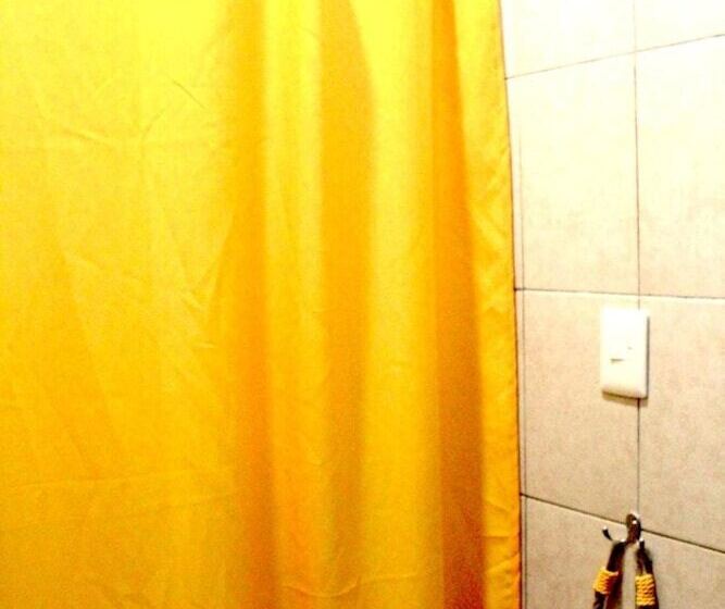 펜션 Room In Guest Room   Standard Room With Two Single Beds