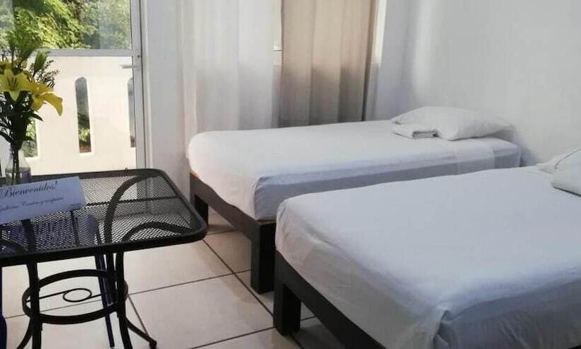 펜션 Room In Guest Room   Standard Room With Two Single Beds