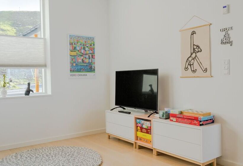 Sea & City View   Luxurious   Hiking