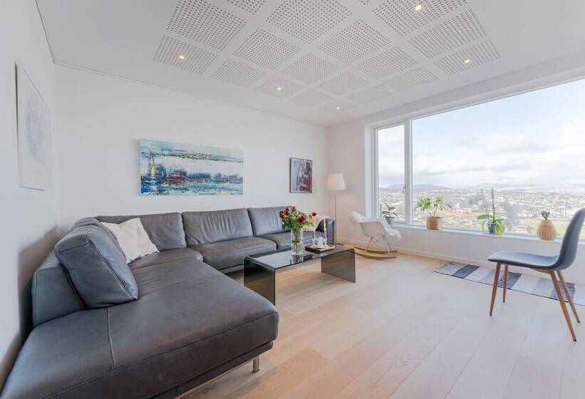 Sea & City View   Luxurious   Hiking