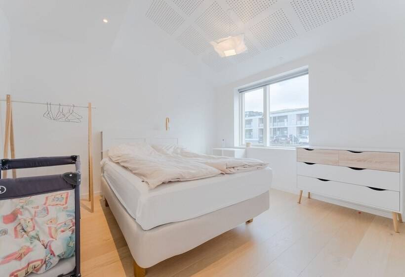 Sea & City View   Luxurious   Hiking