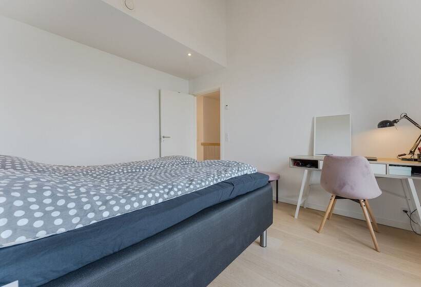 Sea & City View   Luxurious   Hiking