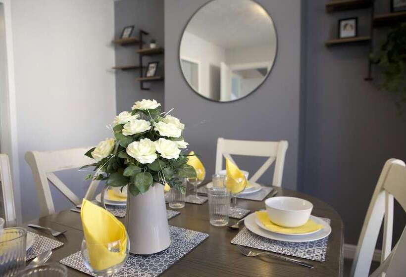 The Flintshire   North Wales   Sleeps Up To 9