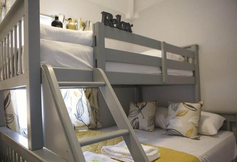 The Flintshire   North Wales   Sleeps Up To 9